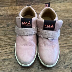 Maa brand girls shoes. Pink leather with fur on Velcro strap.